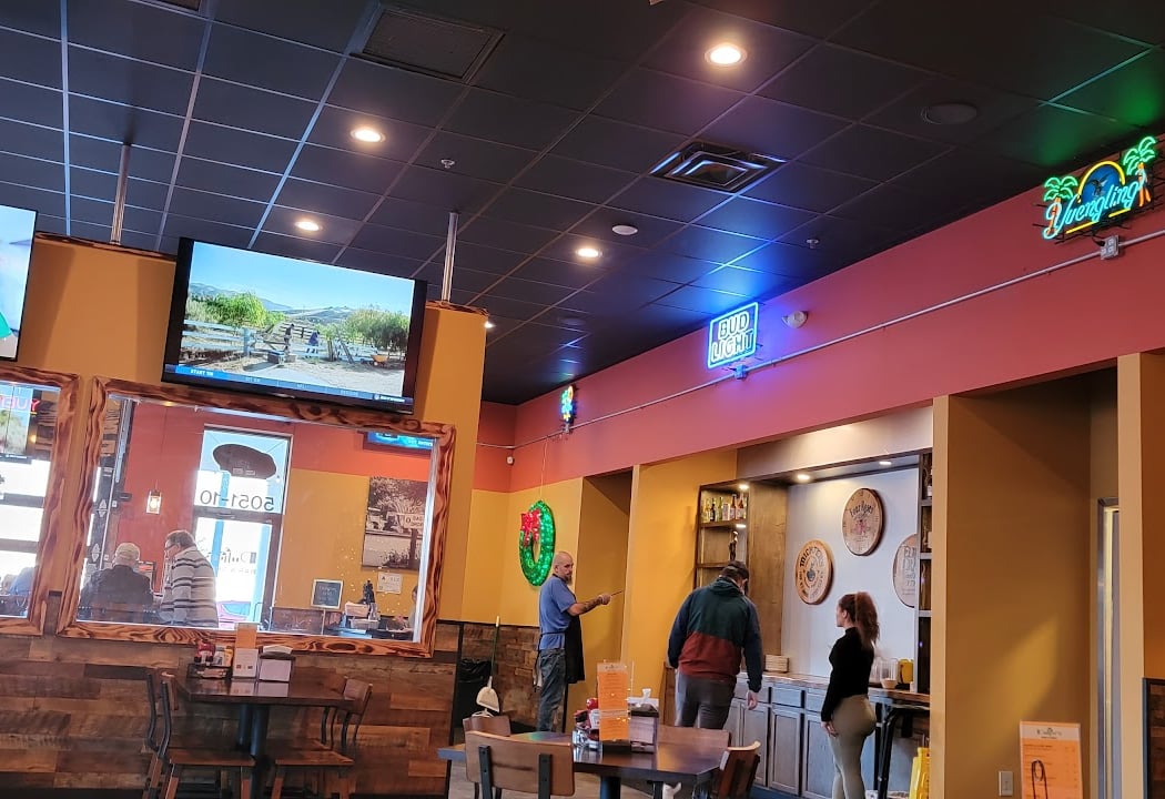 Duffer's Bar & Grill 2